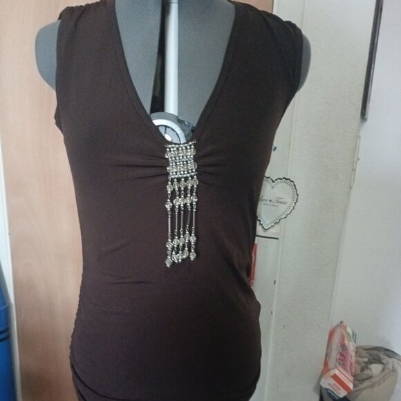 Love Tease Dark Brown Sleeveless V-Neck - Women's Junior's Medium NEW - Picture 1 of 2